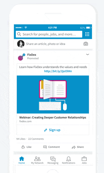 Un usuario hace clic en un anuncio de LinkedIn, se abre un formulario para introducir su email mientras el resto de campos se ha completado automáticamente